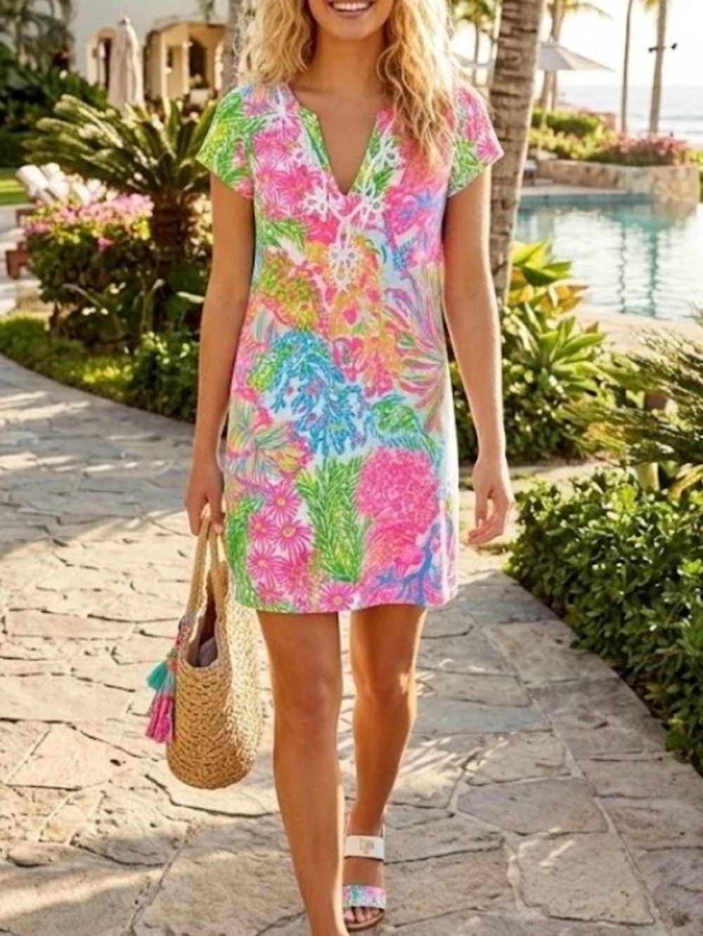 Lilly Pulitzer Brewster dress in Multi More Lovers Coral split v-neck cotton L